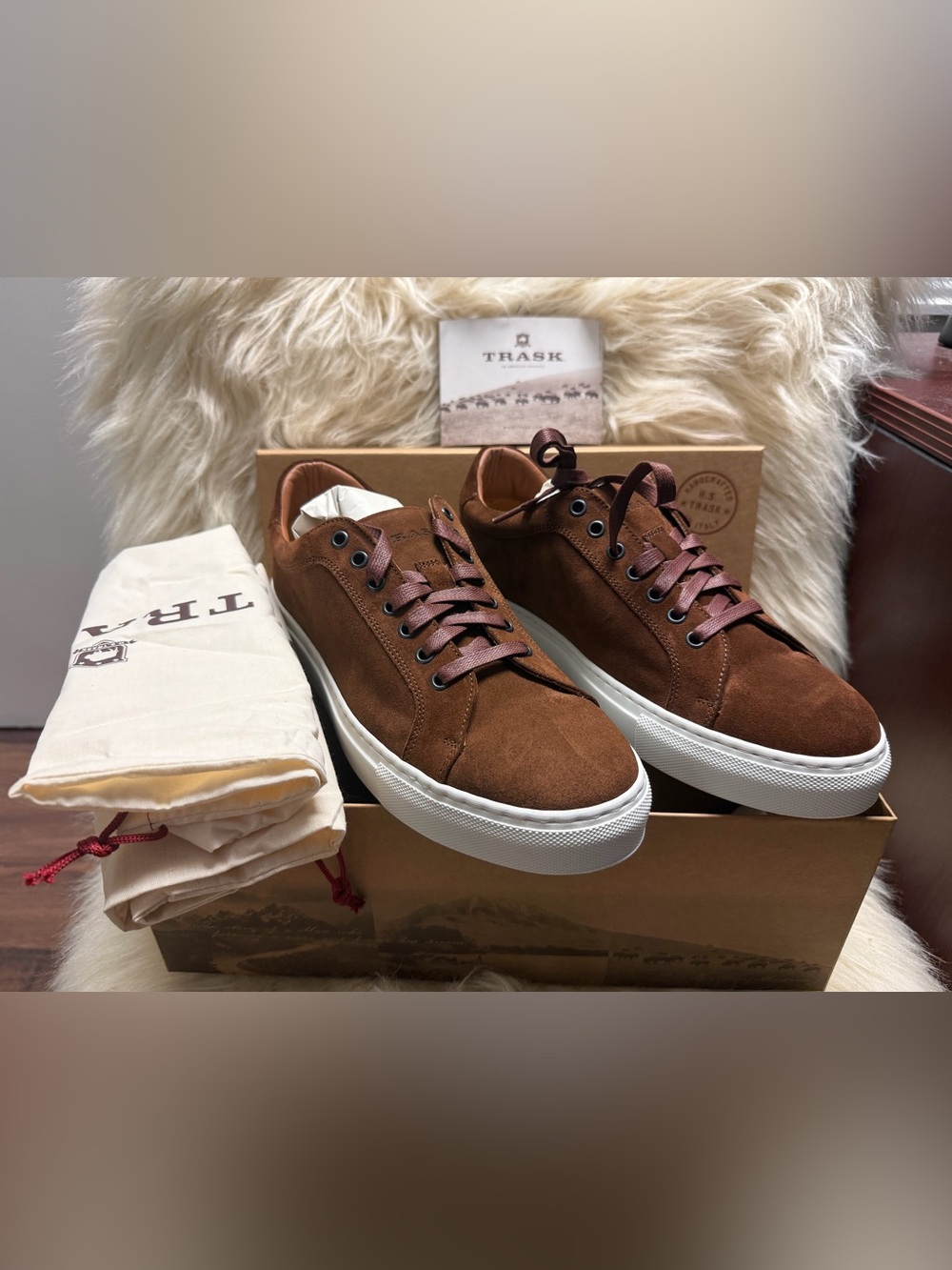 NWT TRASK Men's Brown Suede Low-Top Sneaker size 10.